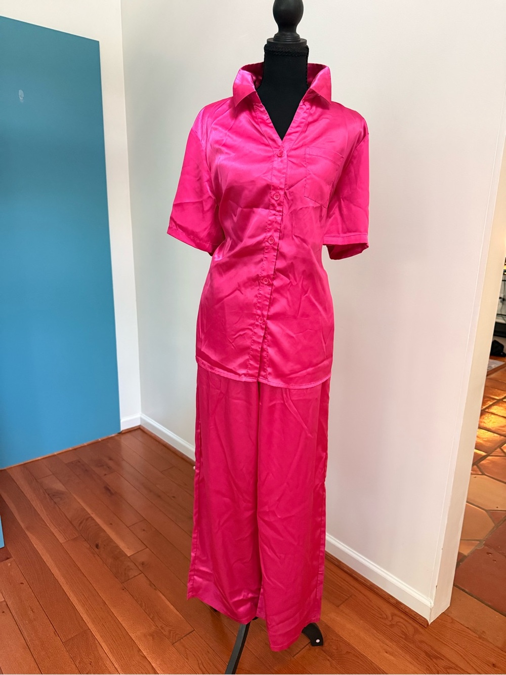 Bright Fuchsia Satin Two-Piece Pajama Set Sz Large - Picture 4 of 11